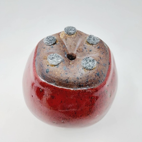 26. Vintage Apple Shape Pottery Ceramic Cottage Country Paperweight Decor - Picture 3 of 6